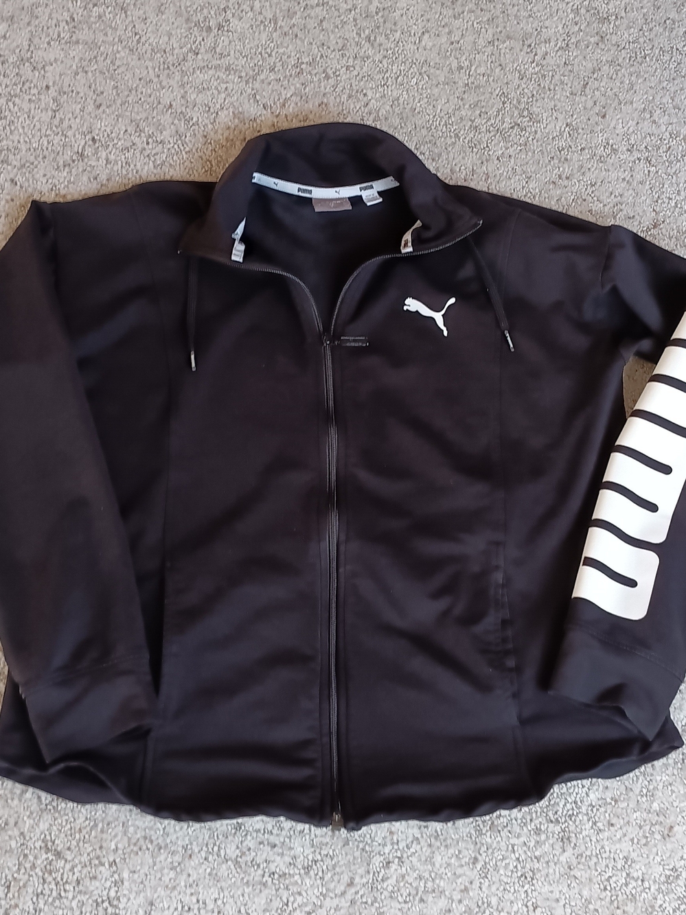 PUMA Womens Black Full-Zip Track Jacket.its L SMALL.